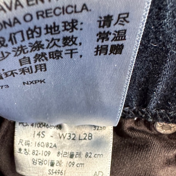 Signature by Levi Strauss Medium Blue Jeans - Picture 6 of 6